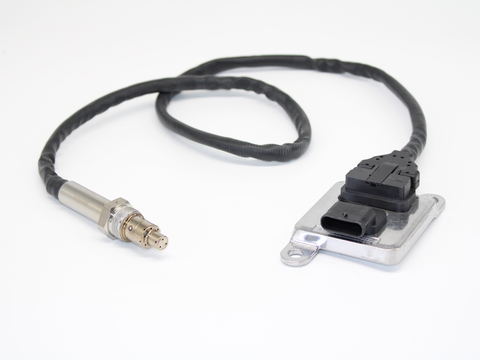 Capteur NOx A1038611 Mercedes-Benz 12V | A 000 905 86 11 | Voiture particulière | Qualité d'origine